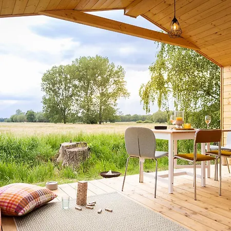 110 Tiny House Mit Traumhaftem Blick Ueber Wiese Tatil Evi Bleckede